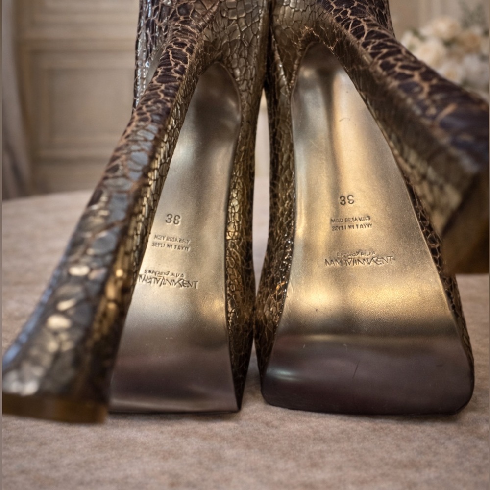 Saint Laurent YSL Gold‎ Metallic Cracked Leather Pointed Toe Pumps, 38/8 - Picture 8 of 10